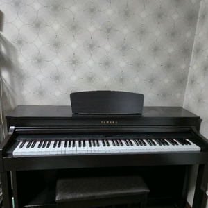 야마하 디지털 피아노 CLP-430 판매합니다. 이미지