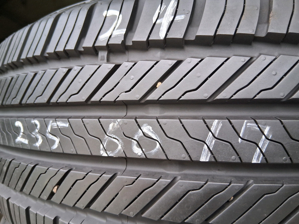 요코하마95%급2356017/235 60 17타이어 양주동두천의정부싼타이어 이미지