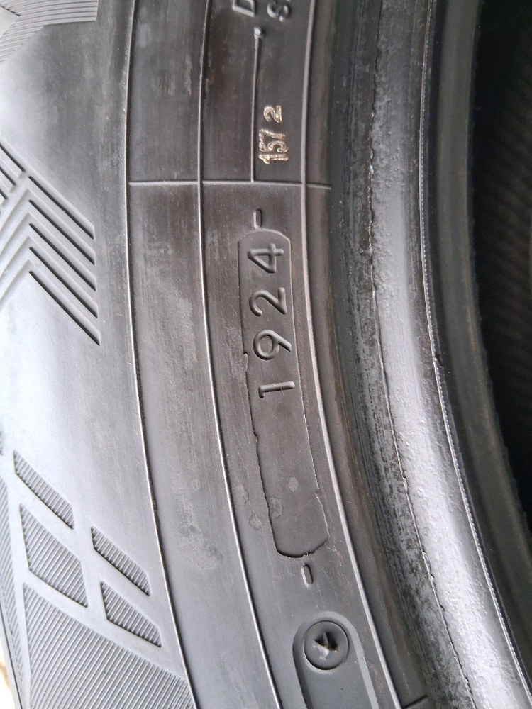 요코하마95%급2356017/235 60 17타이어 양주동두천의정부싼타이어 이미지