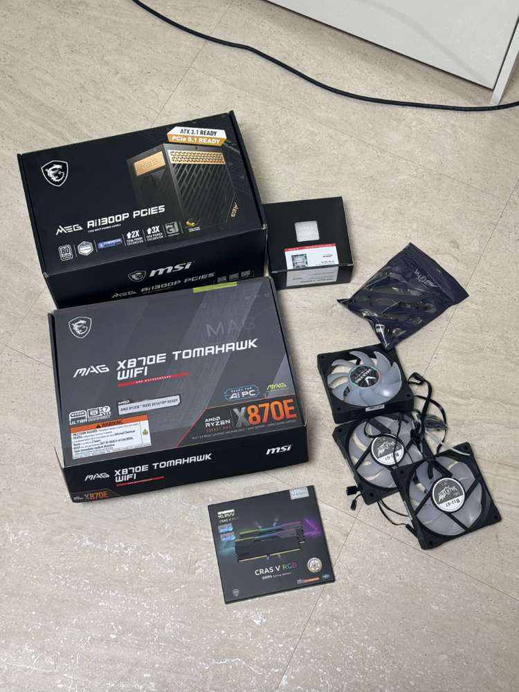 게이밍 pc 반본체 이미지