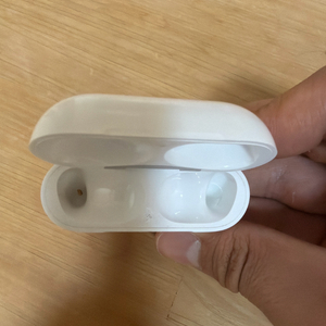 에어팟프로2 본체 이미지