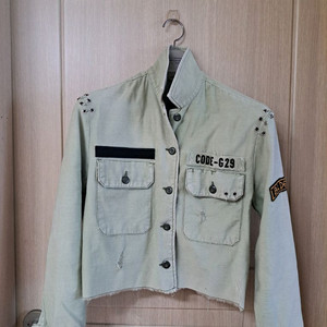 빈티지 느낌의 야상 숏 점퍼 이미지