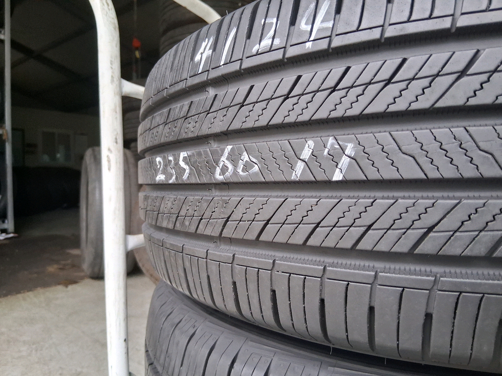 한국24년95%급.235 90 17/2356017중고타이어.2개 양주동두천의정부싼타이어 이미지