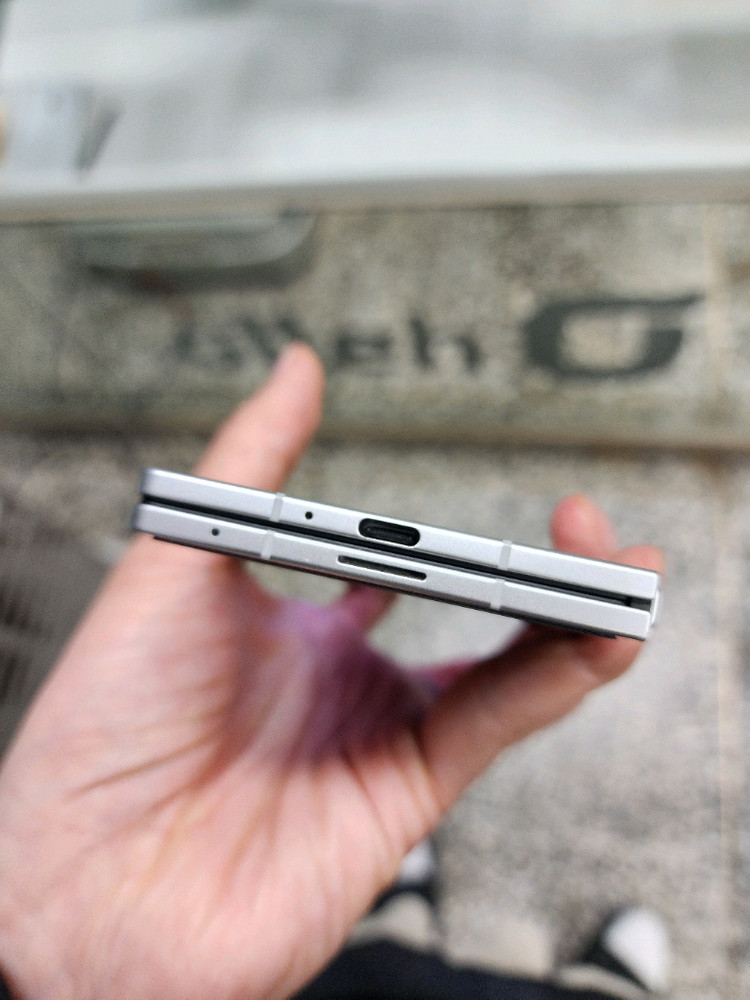 갤럭시Z폴드7 깨끗한A급(실사용5개월 불량없이 깔끔^^!) 이미지