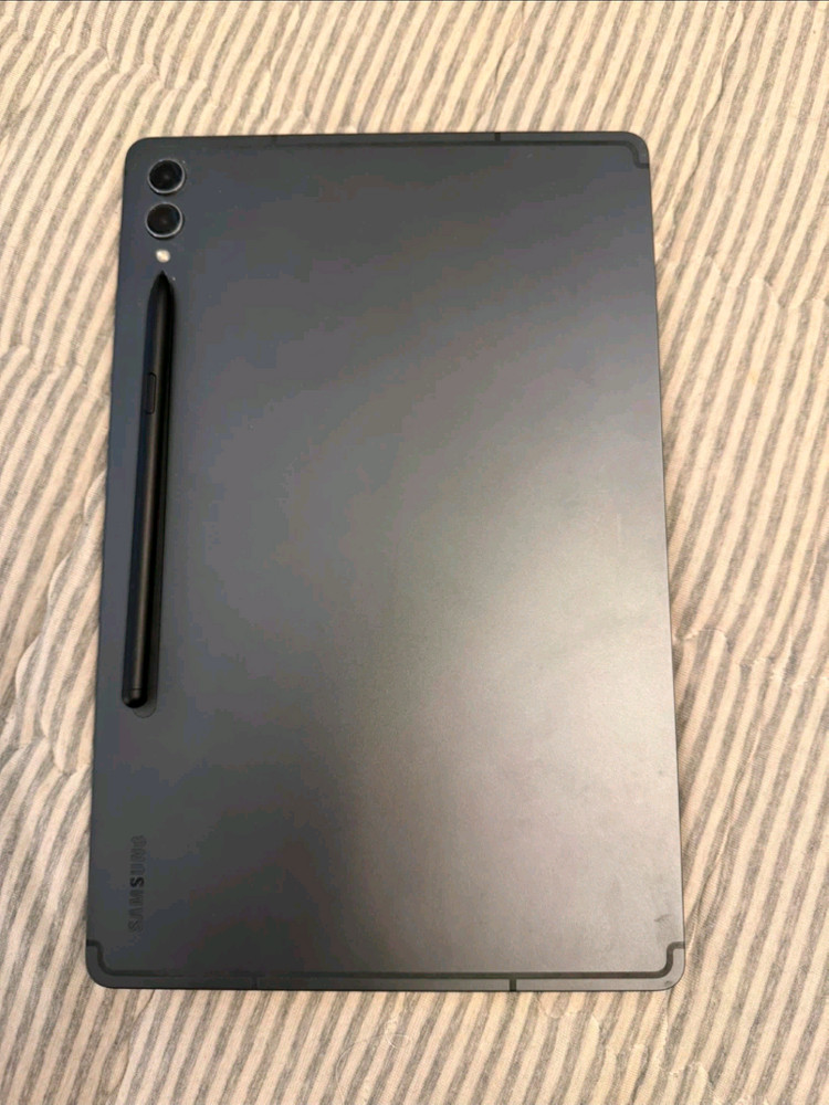 갤럭시탭s9플러스 256gb + 삼성정품키보드케이스 이미지