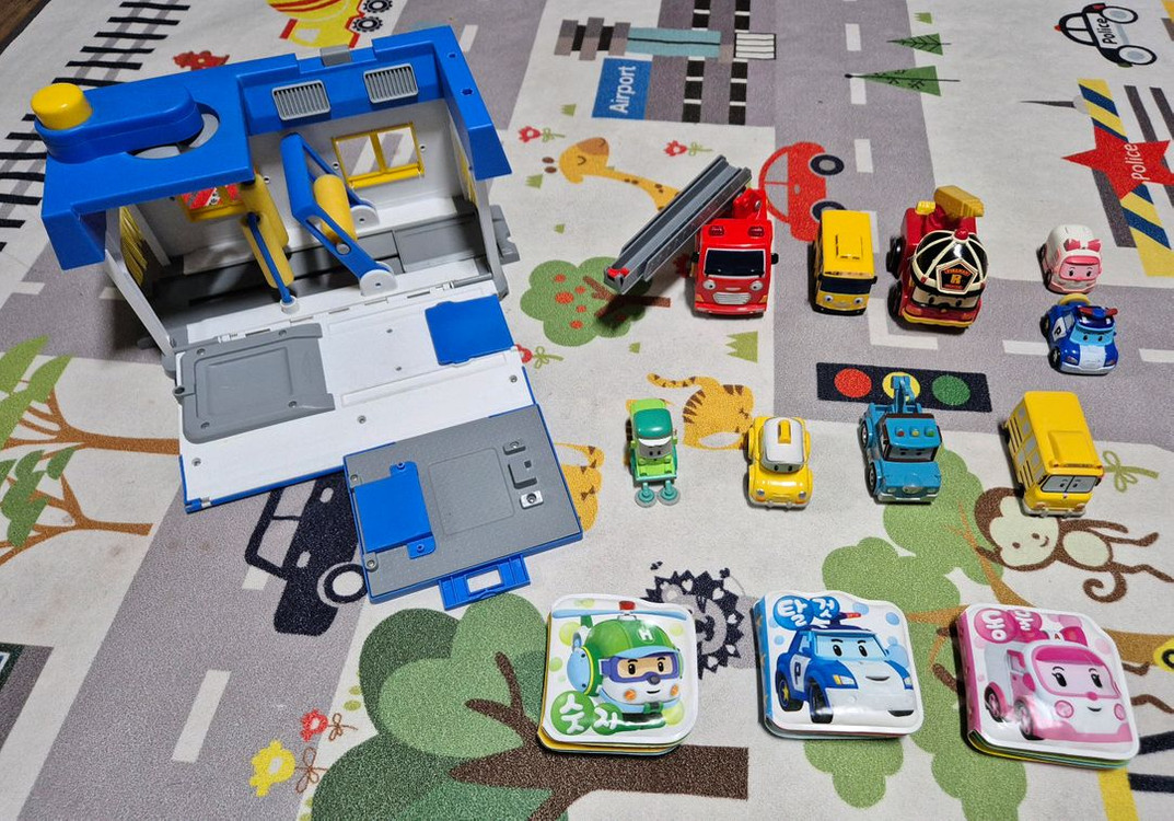 로보카폴리 세차장 다이캐스팅 미니카 숫자 사물책 타요등 이미지