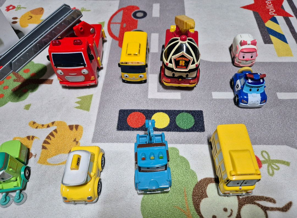 로보카폴리 세차장 다이캐스팅 미니카 숫자 사물책 타요등 이미지