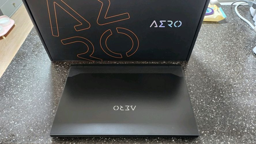 기가바이트 에어로 17 4K HDR i9 하이엔드 노트북/램32G,3080 이미지