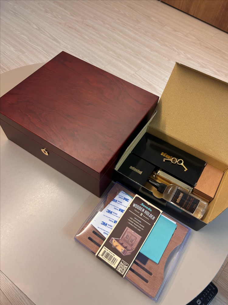 아도리니 트라이스트 디럭스 휴미더 시가 보관 케이스 이미지