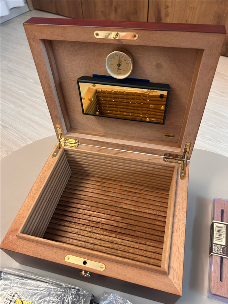 아도리니 트라이스트 디럭스 휴미더 시가 보관 케이스 이미지