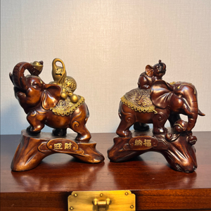 코끼리 조각상 (납복, 왕재) 이미지