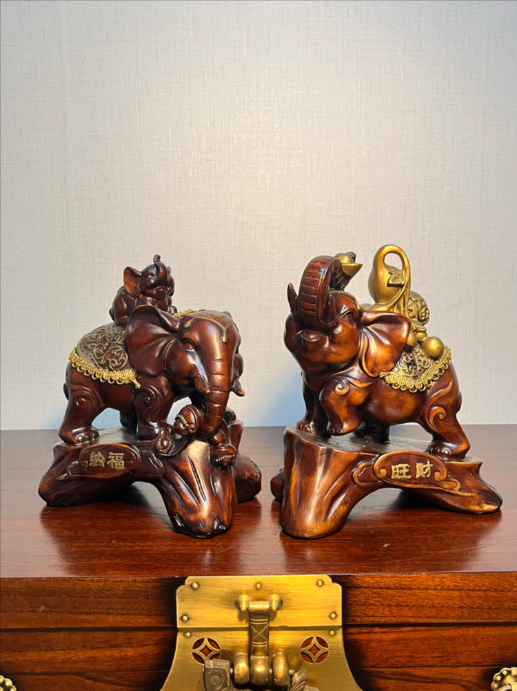 코끼리 조각상 (납복, 왕재) 이미지