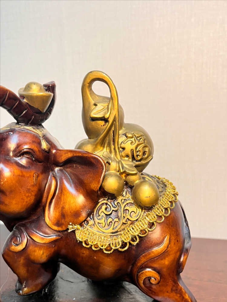 코끼리 조각상 (납복, 왕재) 이미지