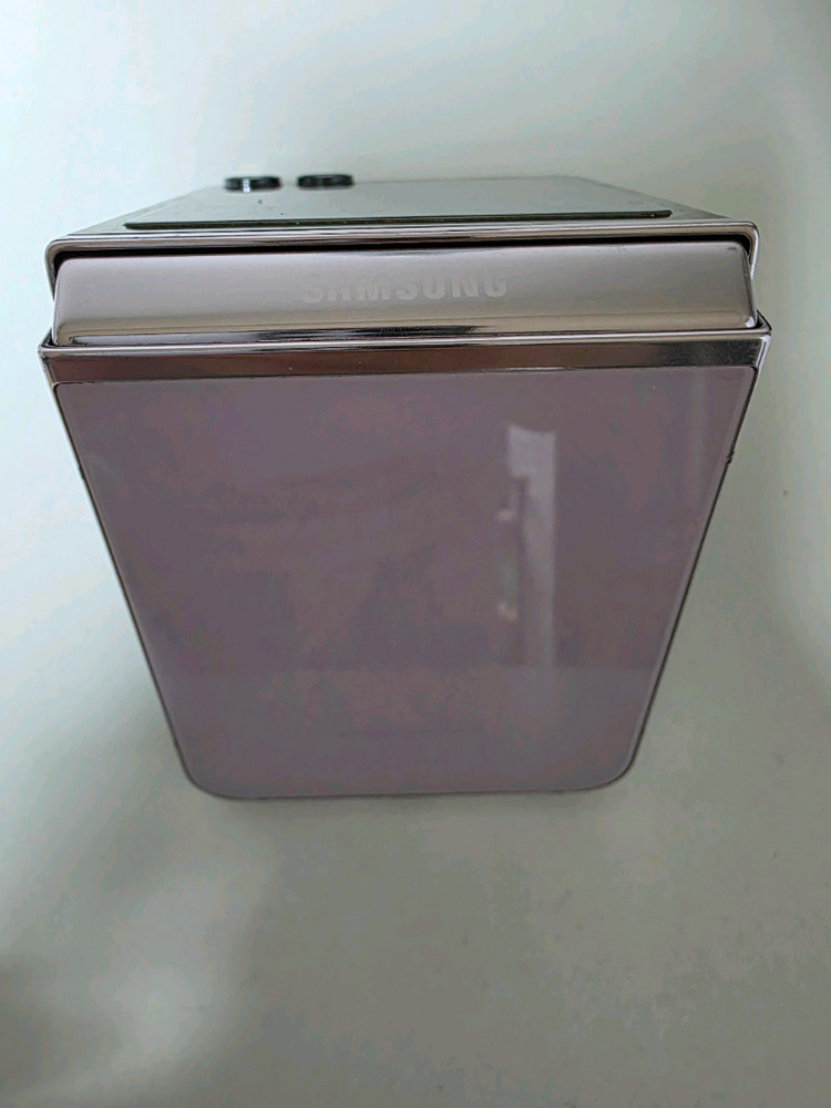 갤럭시 Z플립5 라벤더 색상 256GB 팝니다 이미지