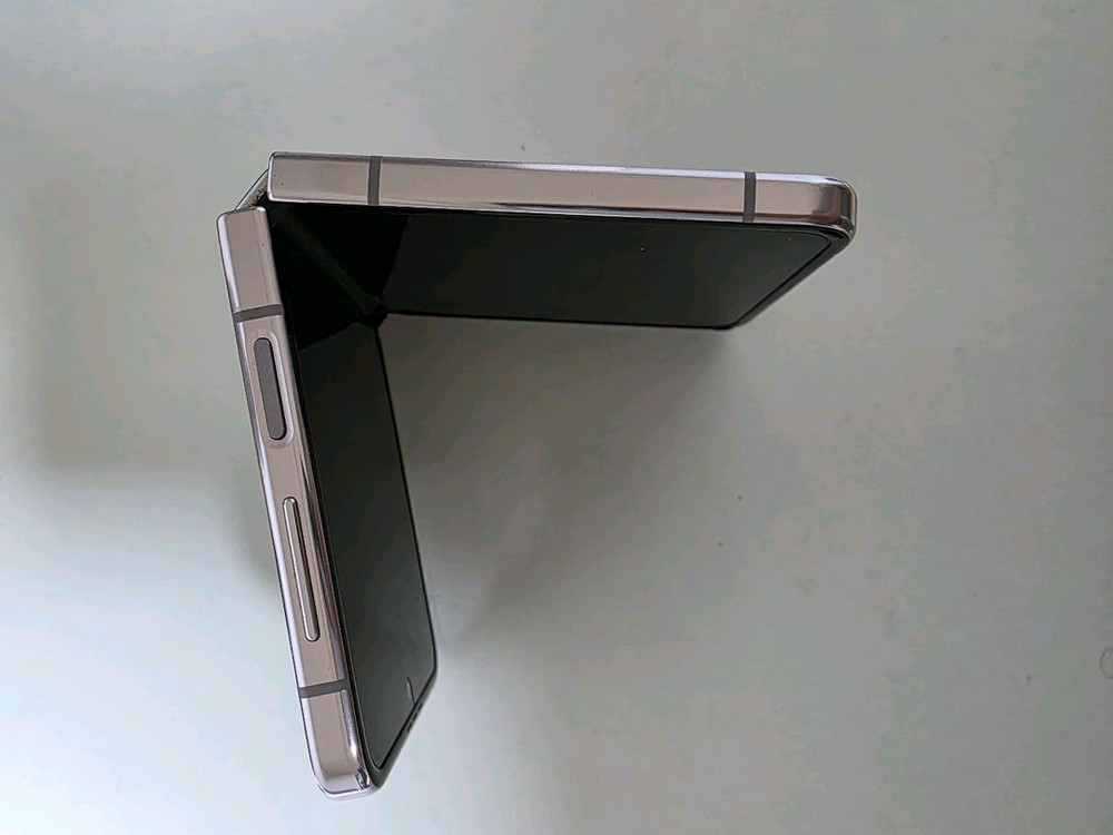 갤럭시 Z플립5 라벤더 색상 256GB 팝니다 이미지