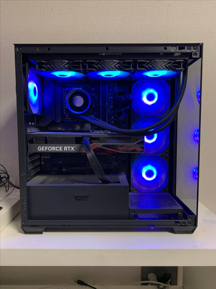 14700k rtx 4070super 게이밍 컴퓨터 본체 이미지