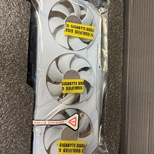 RX 9070 XT 화이트 기가바이트 이미지