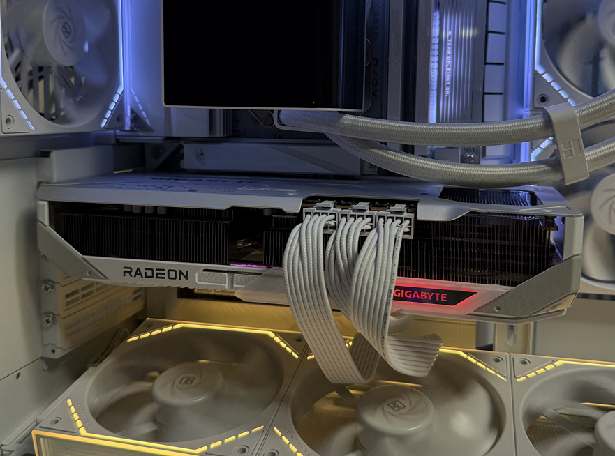 RX 9070 XT 화이트 기가바이트 이미지