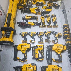정품 디월트 임팩드릴 임팩랜치 해머드릴 그라인더 직쏘 컷쏘 멀티커터 스킬 월커터 실타카 플랜지쏘 루터 대패 스피커 이미지