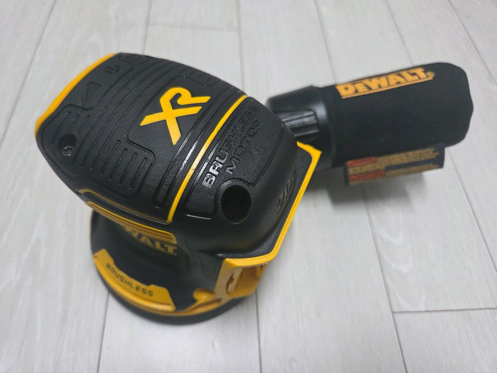 정품 디월트 임팩드릴 임팩랜치 해머드릴 그라인더 직쏘 컷쏘 멀티커터 스킬 월커터 실타카 플랜지쏘 루터 대패 스피커 이미지