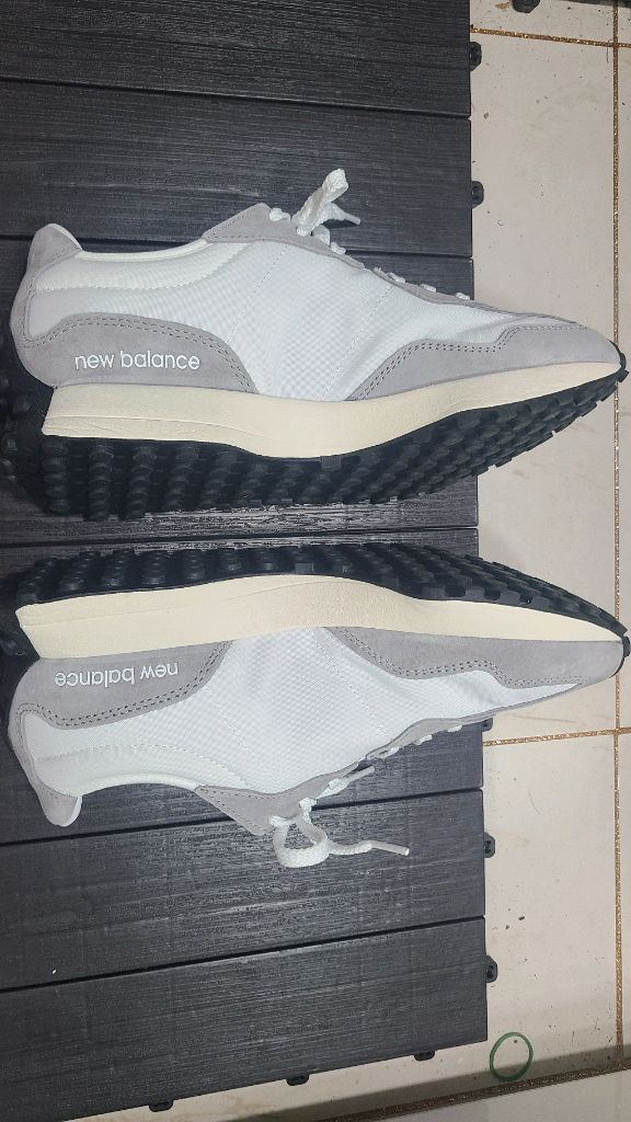 뉴발란스 327 그레이 275사이즈 판매합니다 이미지