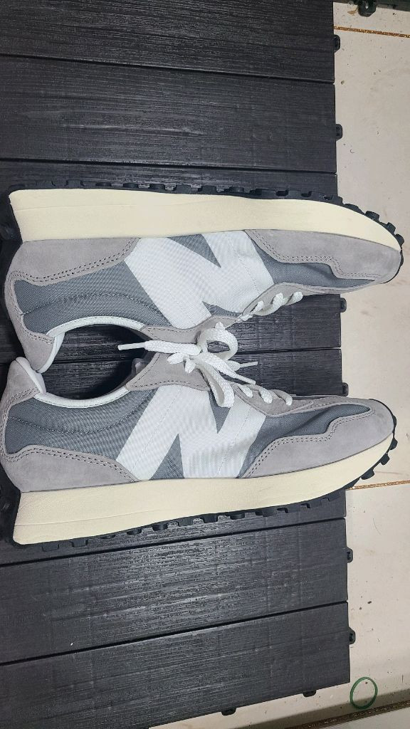 뉴발란스 327 그레이 275사이즈 판매합니다 이미지