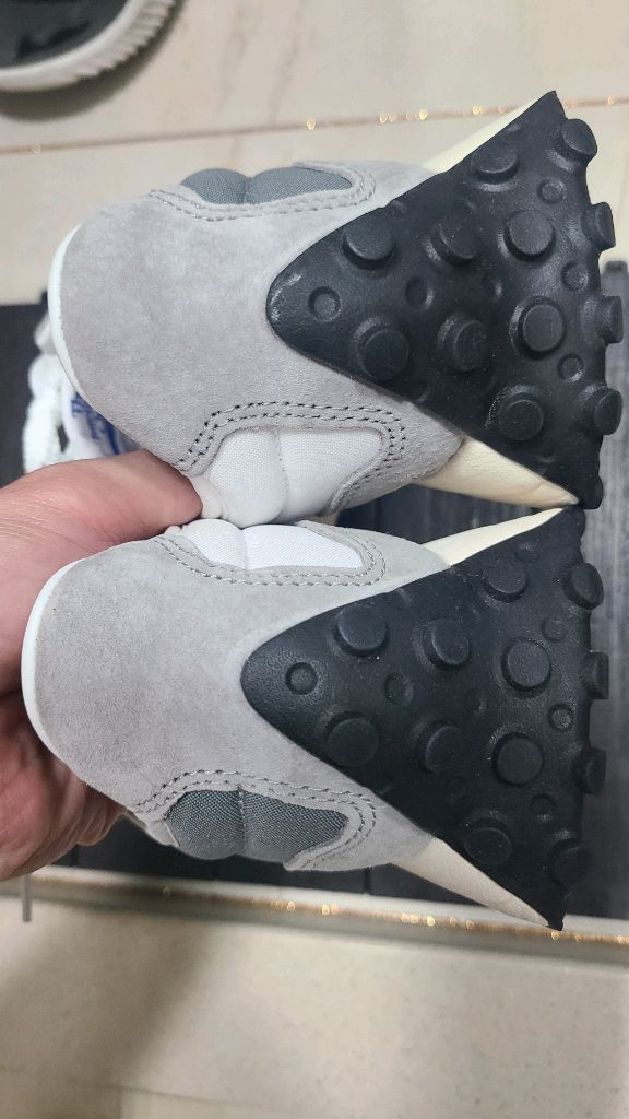 뉴발란스 327 그레이 275사이즈 판매합니다 이미지