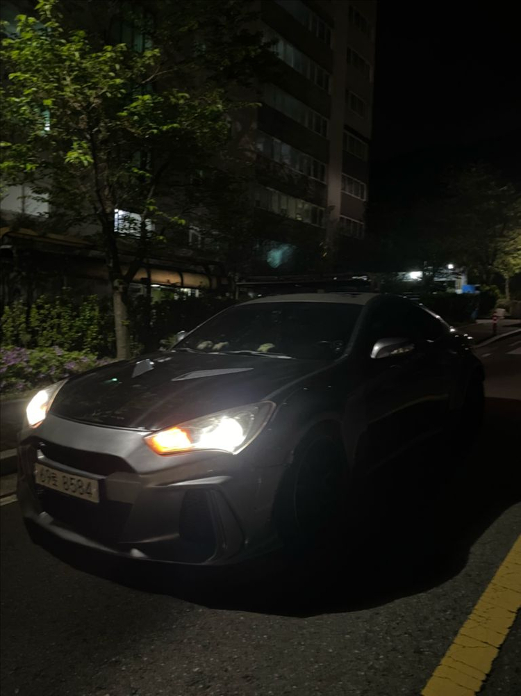 제네시스 쿠페 이미지