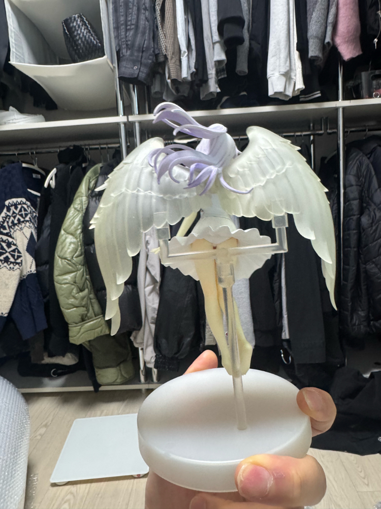 카나데 미소녀 피규어 팔아요 고전 택배비 포함 박스x 가격 안내려요 이미지