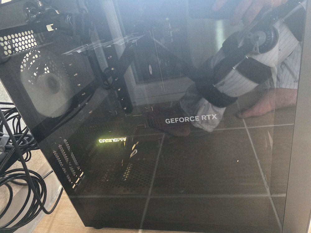 게이밍 PC 본체 이미지