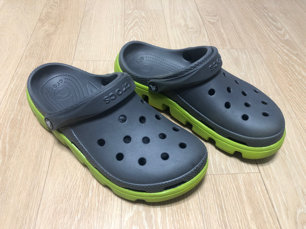 크록스 (듀엣 스포츠 클로그) 신발 판매합니다 이미지