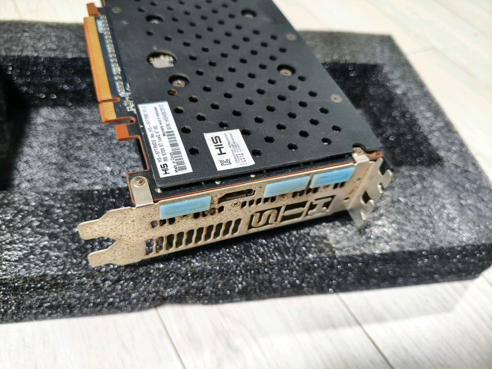 HIS RX5700XT 그래픽카드 이미지