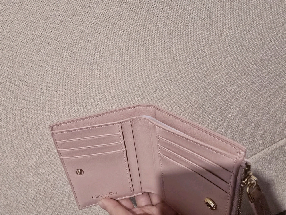 새제품 디올 반지갑 이미지
