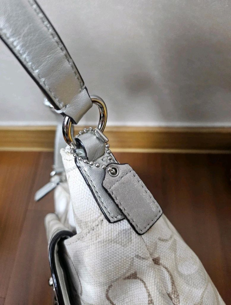 코치가방 이미지