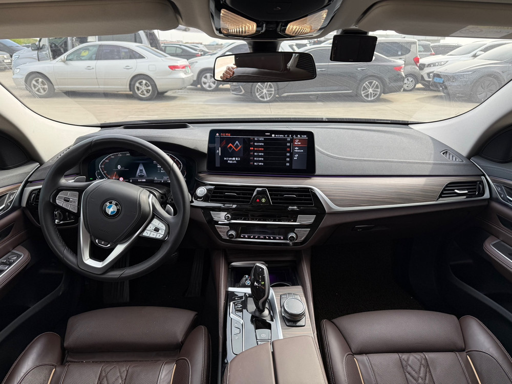 6시리즈 GT (G32) 620d xDrive 럭셔리 중고차 23년07월 71929km 브라운시트 완전무사고 이미지