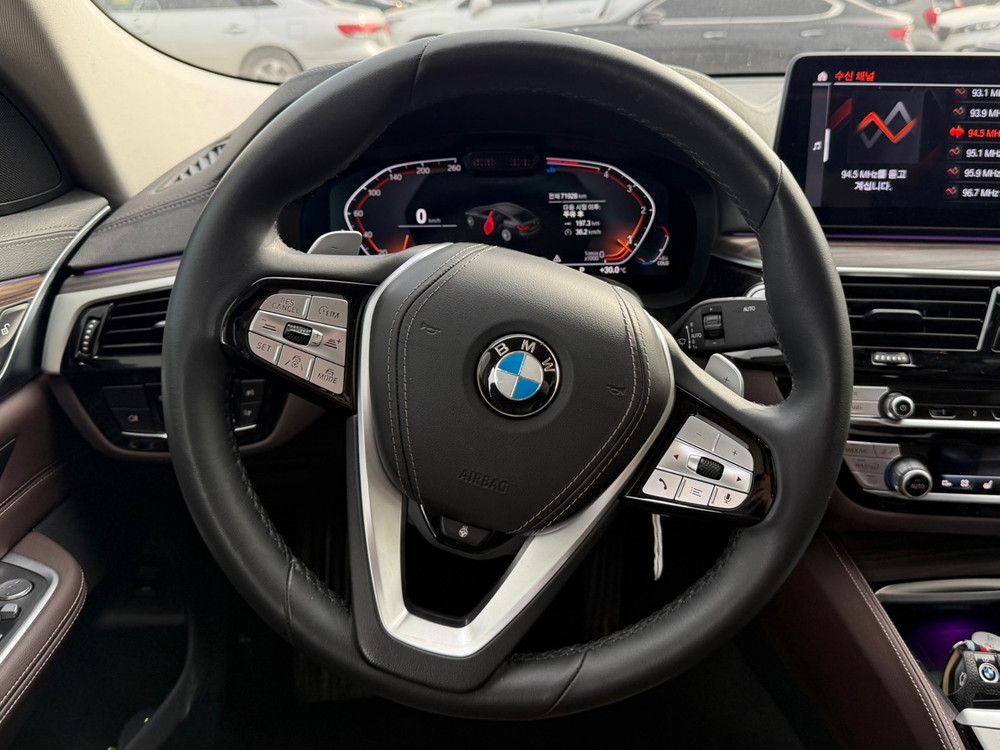 6시리즈 GT (G32) 620d xDrive 럭셔리 중고차 23년07월 71929km 브라운시트 완전무사고 이미지