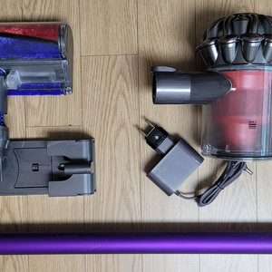 깨끗하게 세척한 다이슨 V6 무선 청소기(13분 연속동작) 이미지