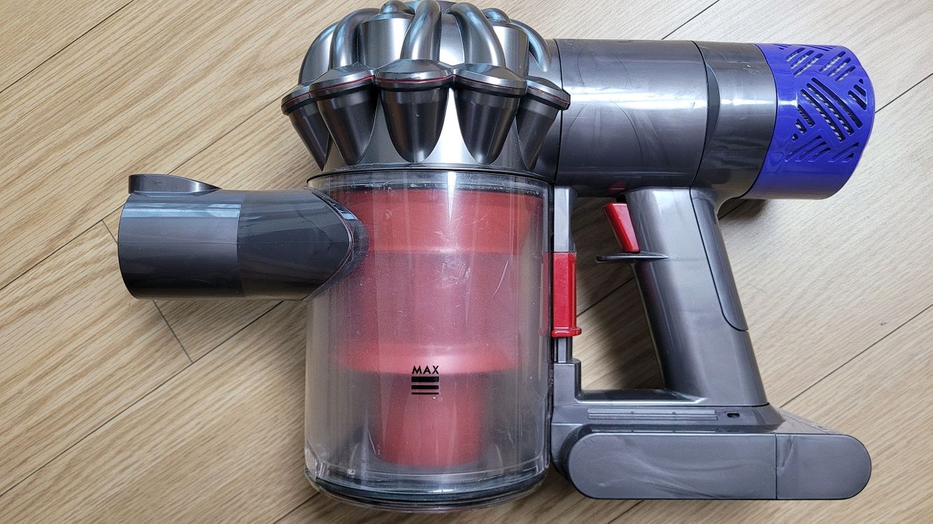 깨끗하게 세척한 다이슨 V6 무선 청소기(13분 연속동작) 이미지