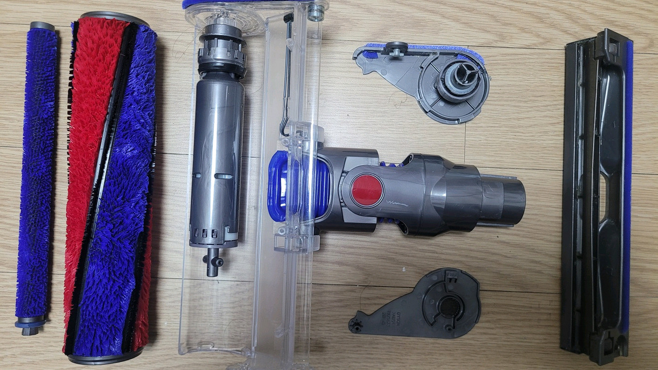 깨끗하게 세척한 다이슨 V6 무선 청소기(13분 연속동작) 이미지