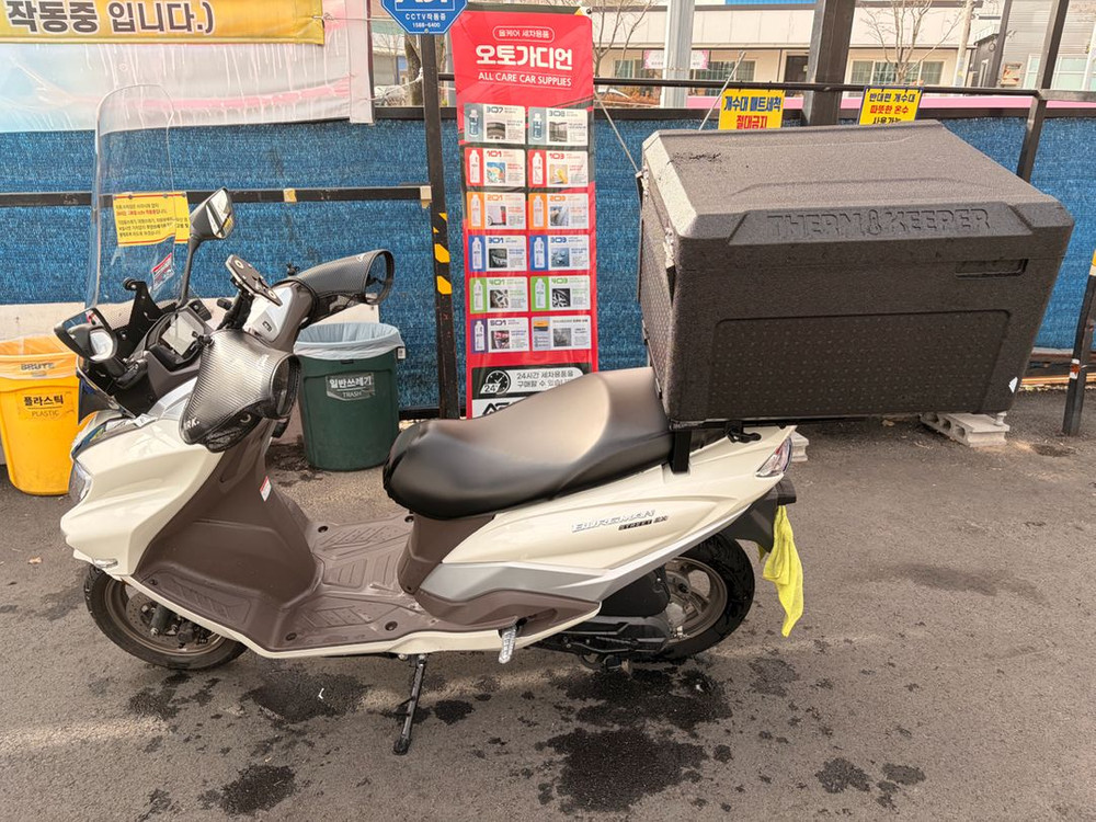 125cc 스쿠터 이미지