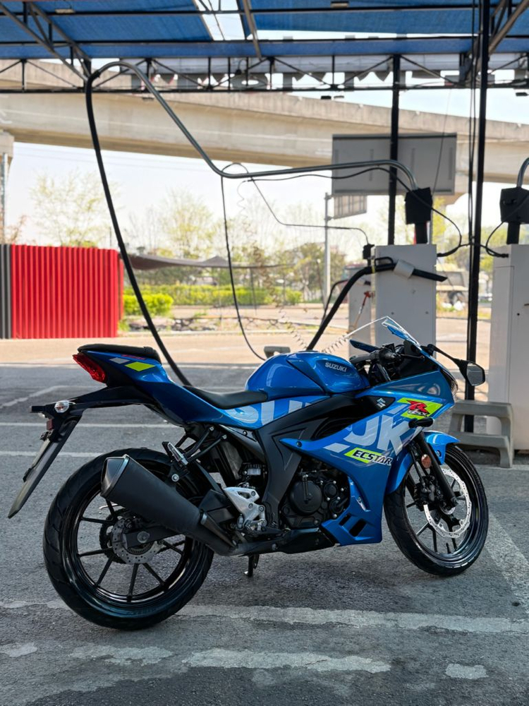 스즈키 gsxr125 23년식 짧은 키로수 싸게 팝니다 이미지