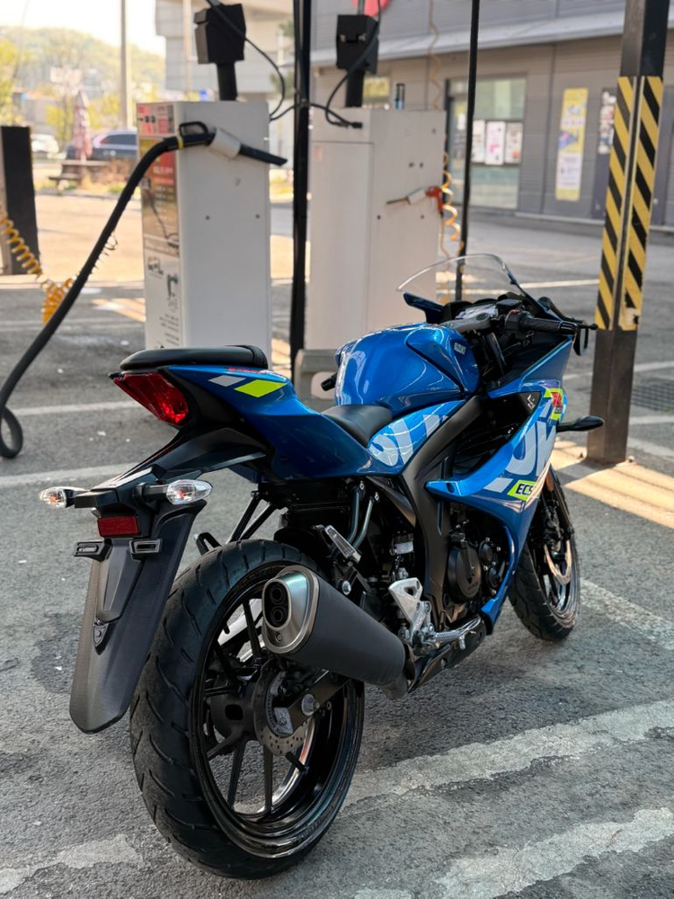스즈키 gsxr125 23년식 짧은 키로수 싸게 팝니다 이미지