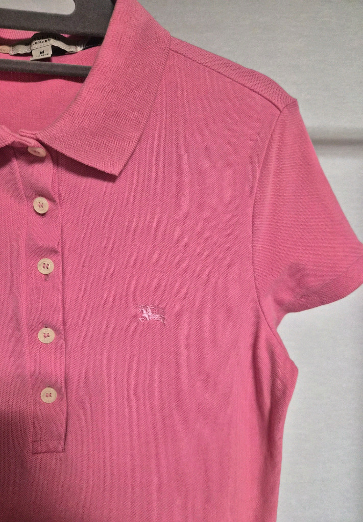 버버리 카라티셔츠 여성 이미지