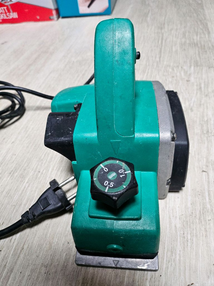 마끼다 전기대패 M193 모델 이미지