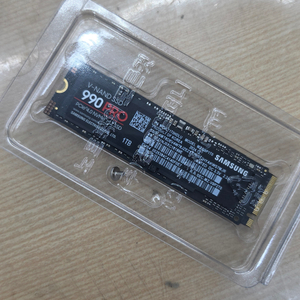 삼성 990 PRO M.2 NVMe SSD 1TB 이미지
