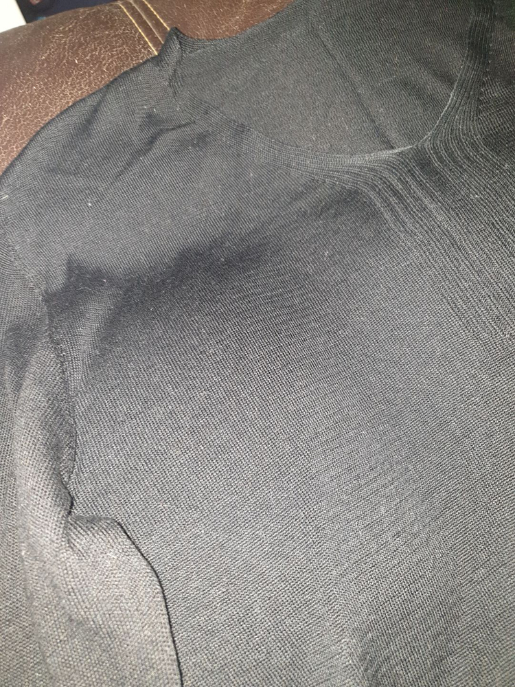 ck(캘빈클라인 calvin klein) L사이즈 검은색 브이넥 면니트(이태리메이드)봄여름 폴로 헤지스 빈폴 디젤 이미지