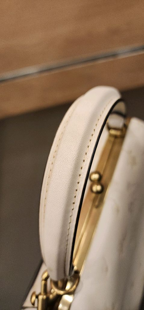 COACH 디즈니 콜라보 사첼백 이미지