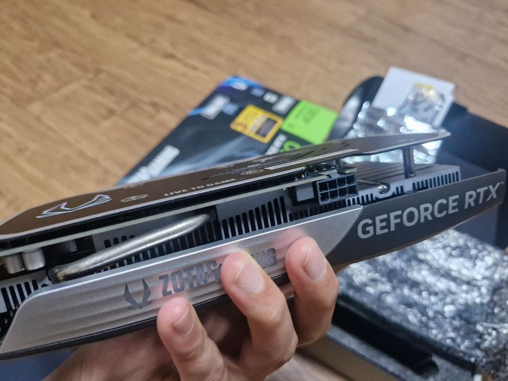 조텍 RTX 4060 그래픽카드 이미지