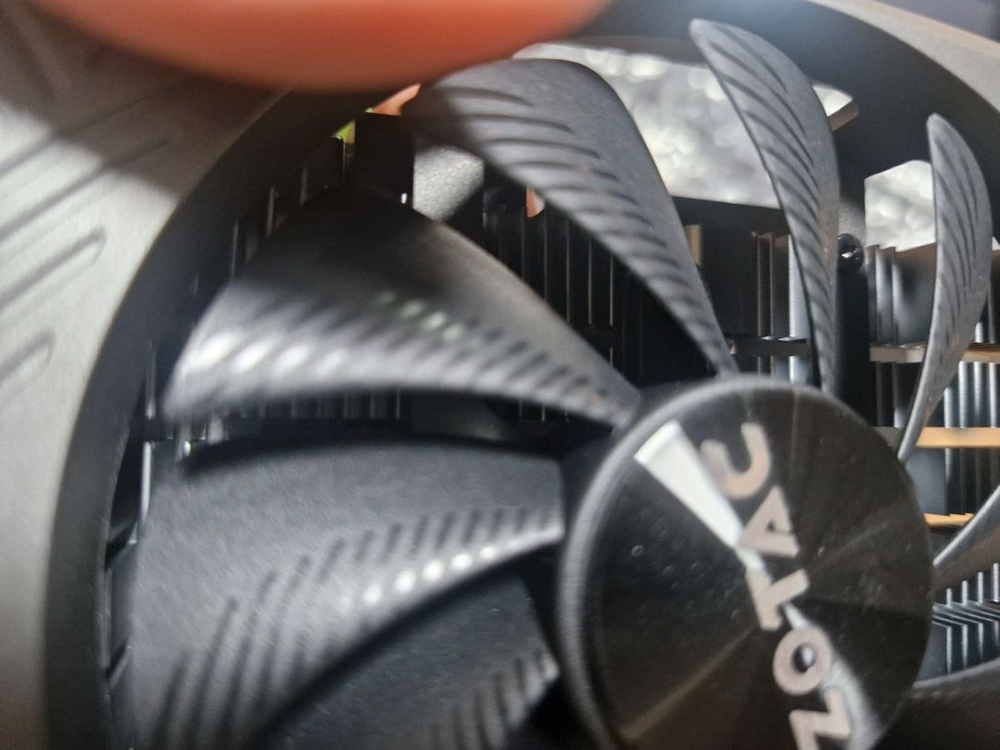 조텍 RTX 4060 그래픽카드 이미지