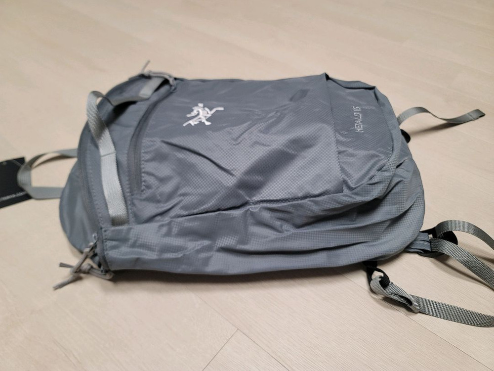 아크테릭스 가방 인덱스 15L 그레이백팩 이미지